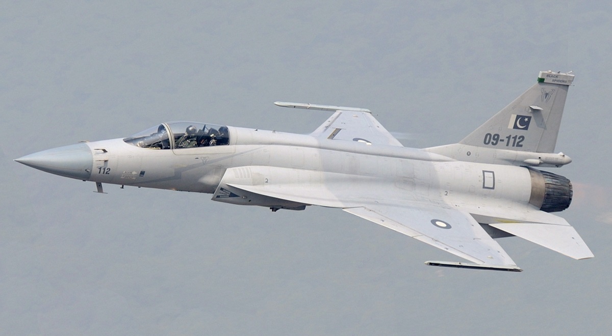 Irak chce zamówić zmodernizowane chińsko-pakistańskie myśliwce JF-17C Thunder z amunicją o wartości co najmniej 1,1 mld USD.