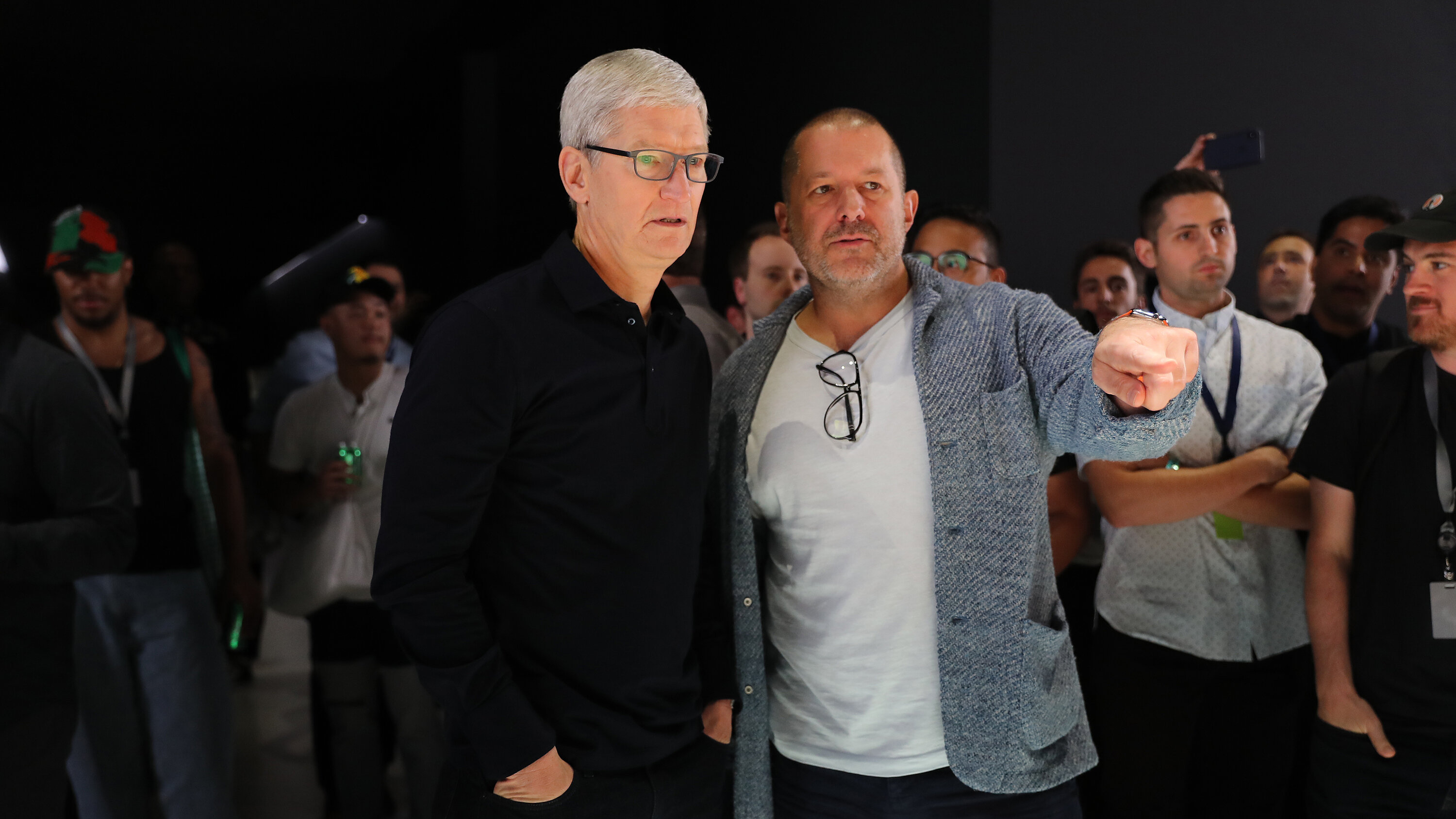 Jony Ive znów współpracuje z Apple: wyprodukował film animowany dla Apple TV+ z Idrisem Elbą, Woodym Harrelsonem i J.J. Abramsem