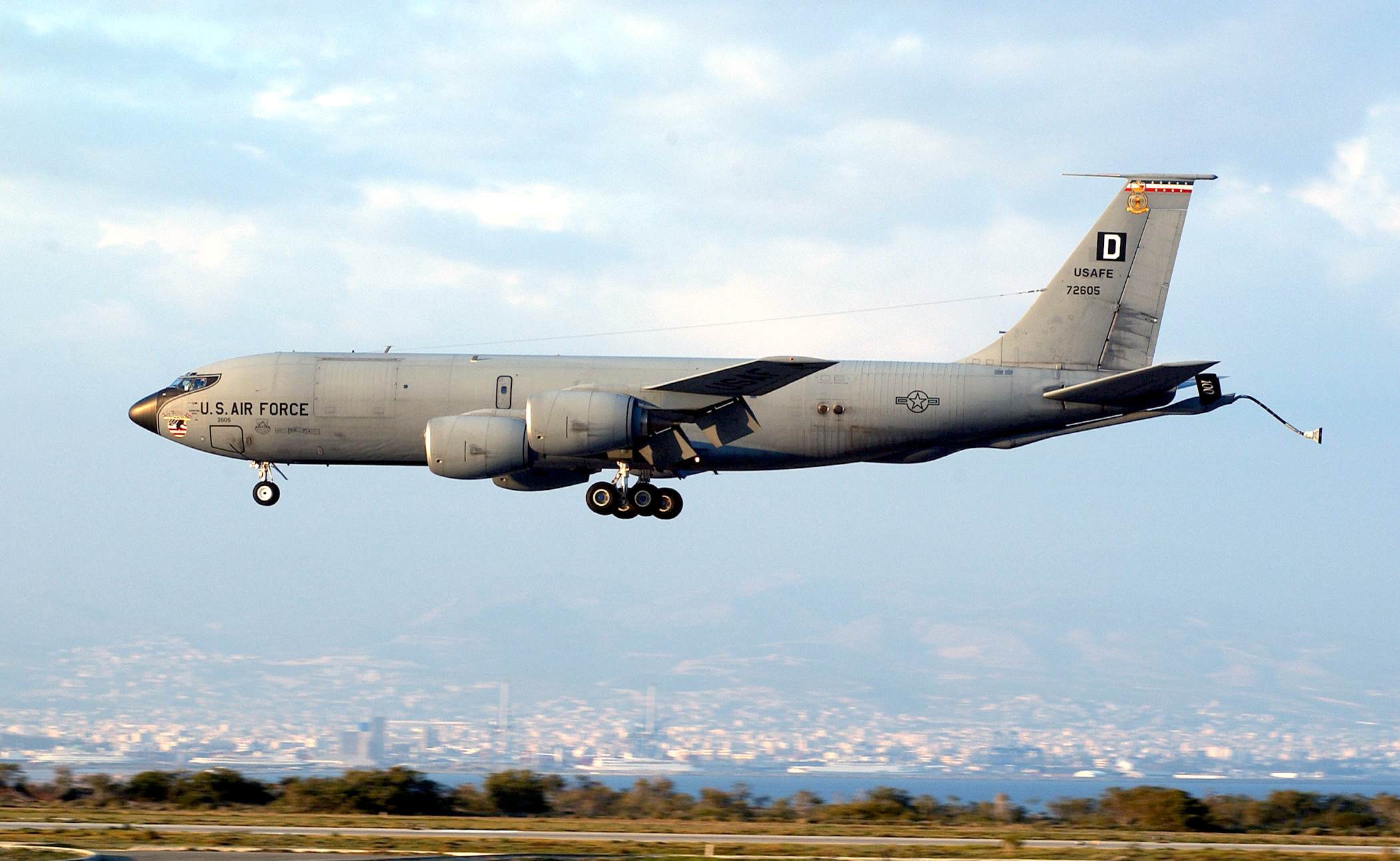 80 lvl trolling: amerykański samolot wojenny "rysuje" penisa na niebie nad rosyjską bazą lotniczą