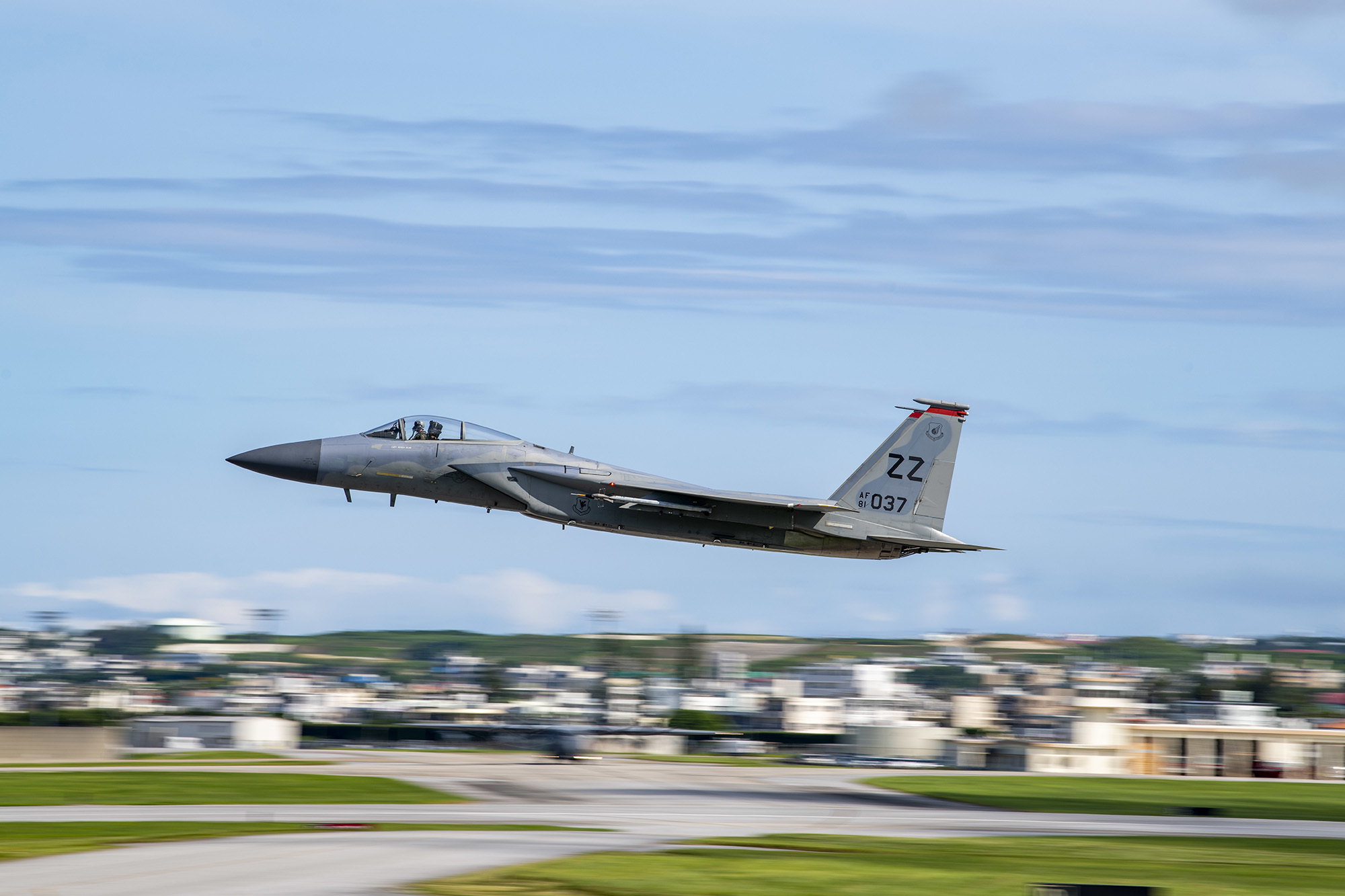 Wraz z 42 samolotami szturmowymi A-10 Thunderbolt II, siły powietrzne USA wycofają 57 myśliwców F-15 C/D Eagle, które zostaną zastąpione przez F-35 Lightning II i F-15EX Eagle II