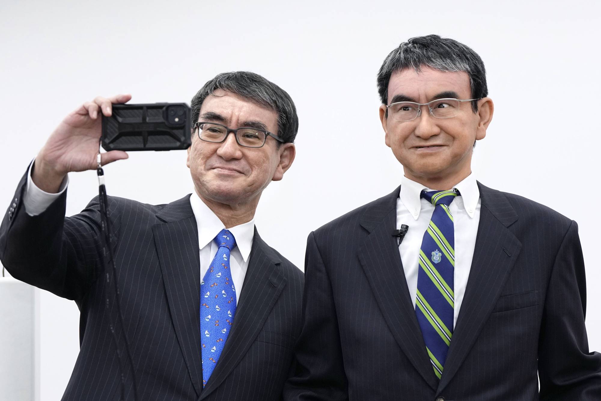 Japonia stworzyła cyfrowego klona ministra - inteligentniejszego i bardziej rozwiniętego niż prawdziwa osoba
