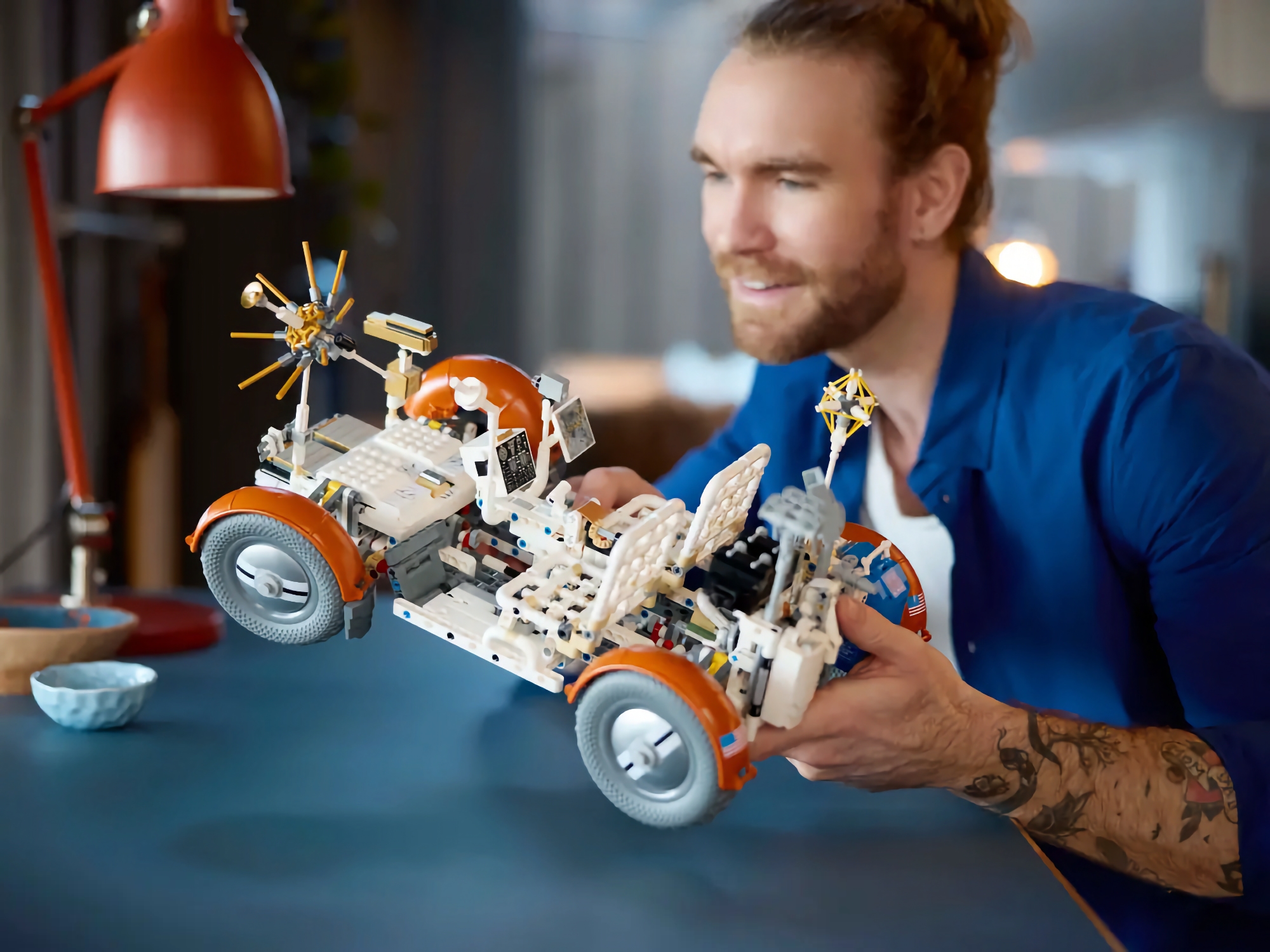 Firma LEGO zaprezentowała zestaw NASA Apollo Lunar Roving Vehicle, który składa się z 1 913 części i kosztuje 219 dolarów.
