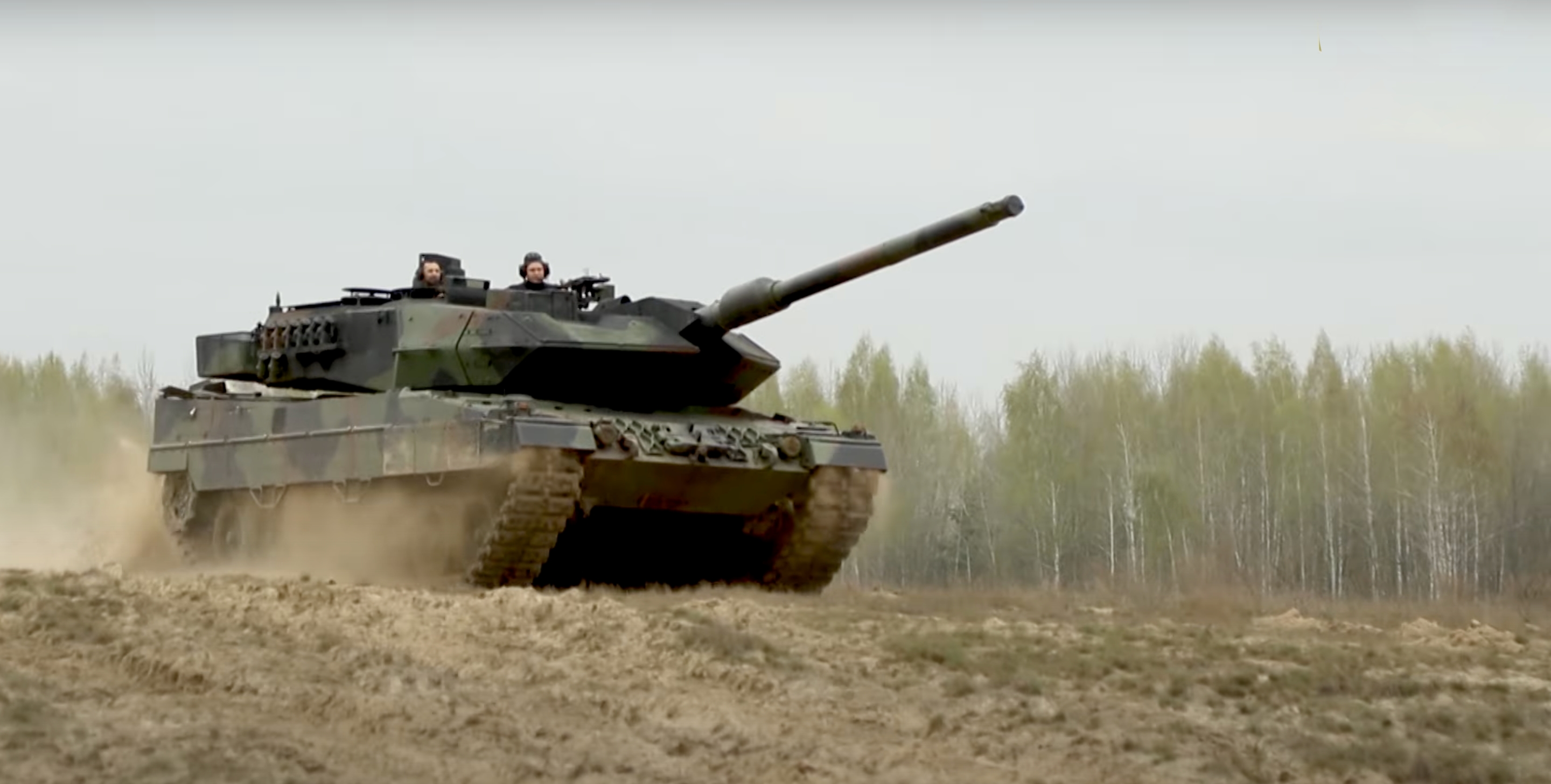 Siły zbrojne Ukrainy po raz pierwszy prezentują niemieckie czołgi Leopard 2A6 (wideo)
