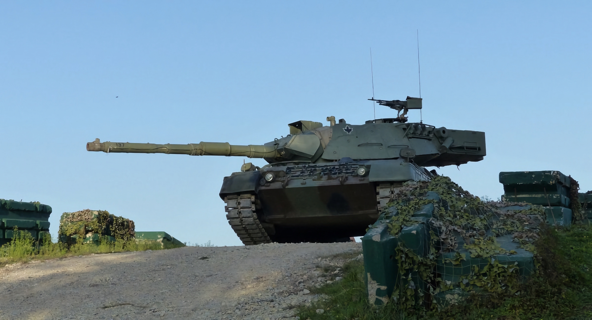 Nie tylko systemy obrony powietrznej: Niemcy wkrótce przekażą Ukrainie nową partię czołgów Leopard 1A5 i pojazdów ochronnych.