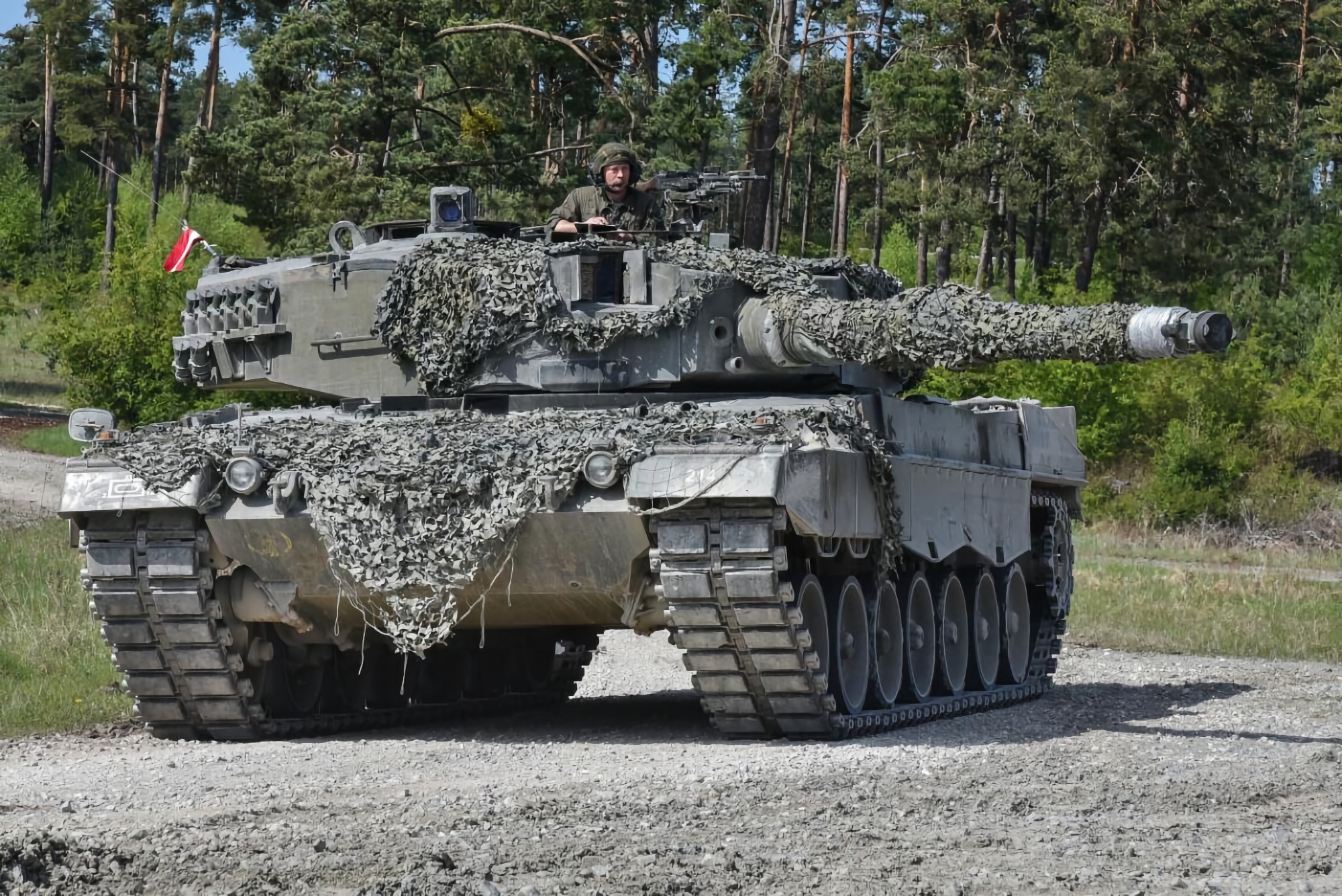 Oficjalnie: Hiszpania przekaże Ukrainie 6 czołgów Leopard 2