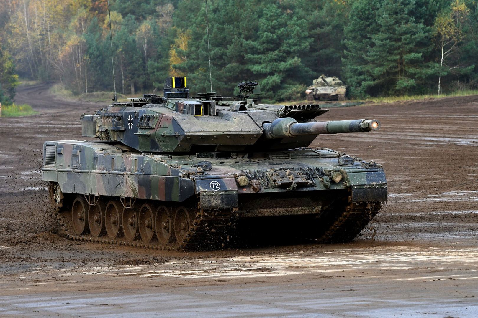 Der Spiegel: Niemcy przekazują Ukrainie wszystkie obiecane czołgi Leopard 2A6