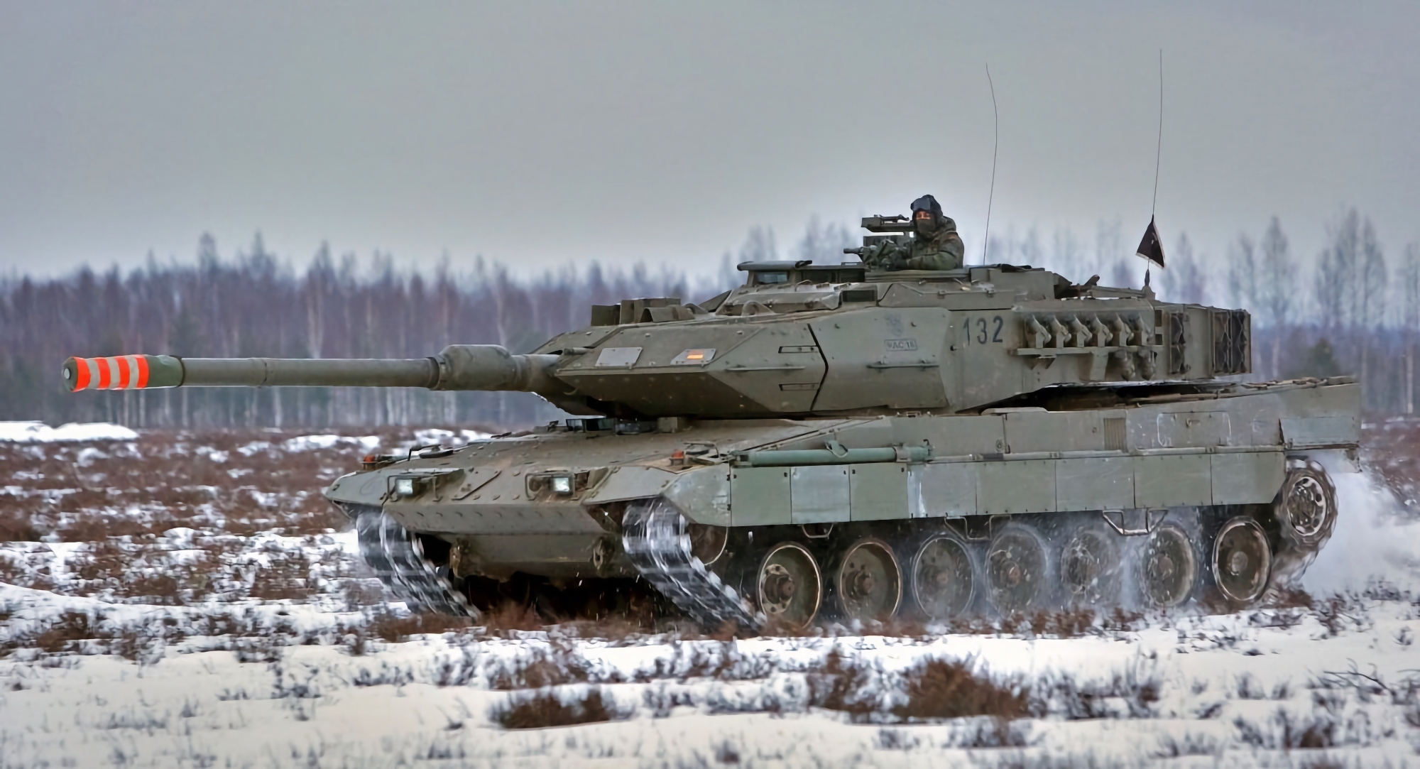 To już oficjalne: Hiszpania postanawia dać Ukrainie 10 czołgów Leopard 2 zamiast 6