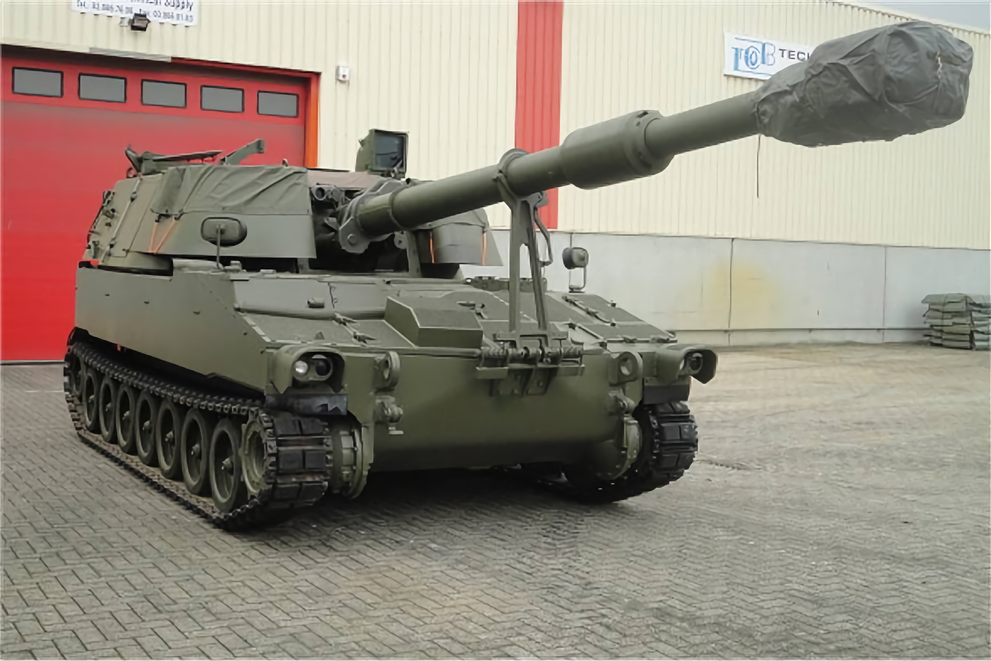 Wielka Brytania kupiła i naprawiła ponad 20 dział samobieżnych M109: teraz są wysyłane na Ukrainę