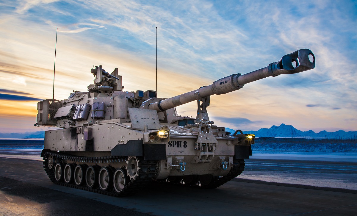 BAE Systems otrzymuje ponad 9,6 mln USD na produkcję haubic M109A7 Paladin i pojazdów dostawczych M992A3