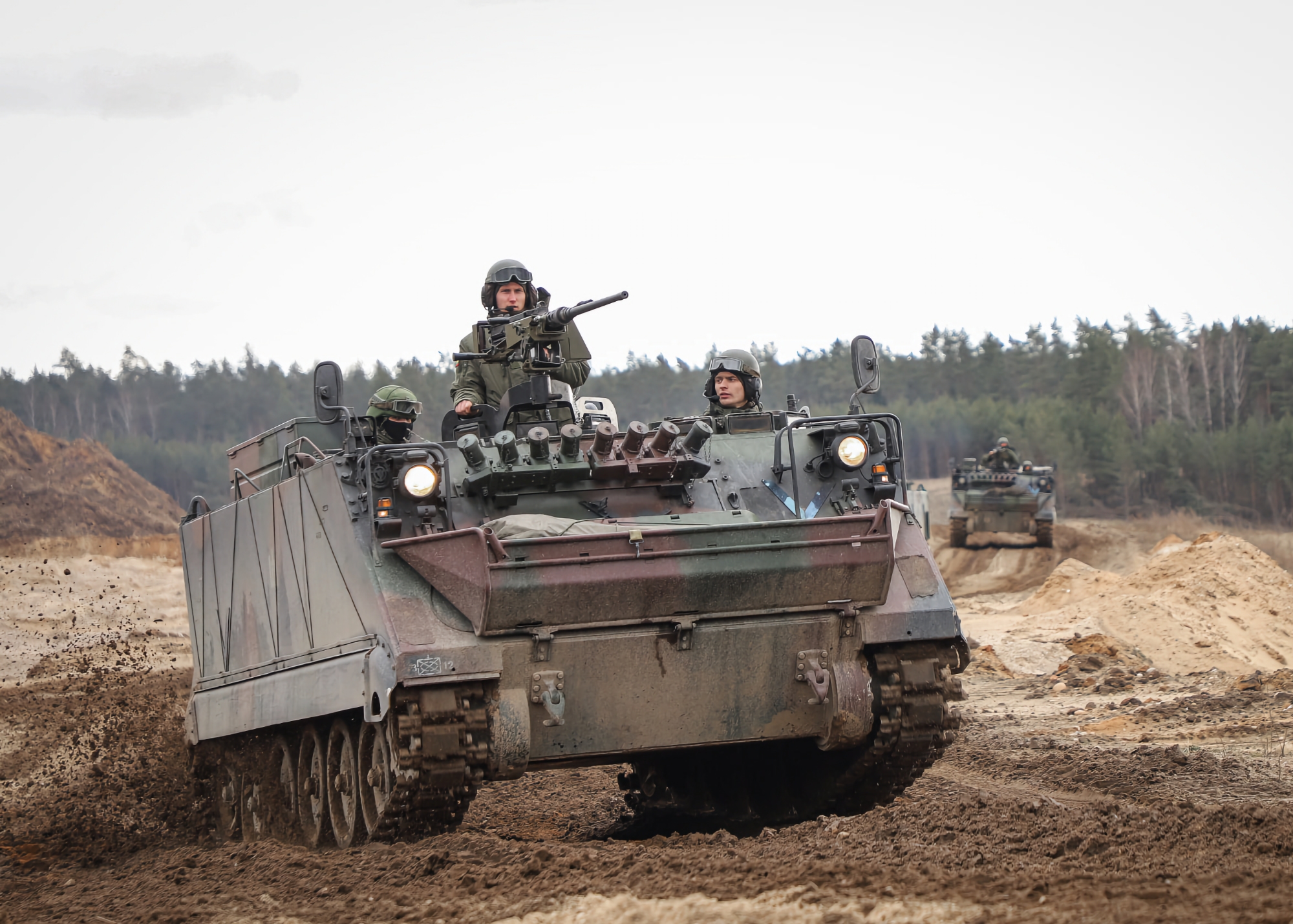Nie tylko NASAMS SAM: Litwa przekaże Ukrainie dodatkową partię transporterów opancerzonych M113