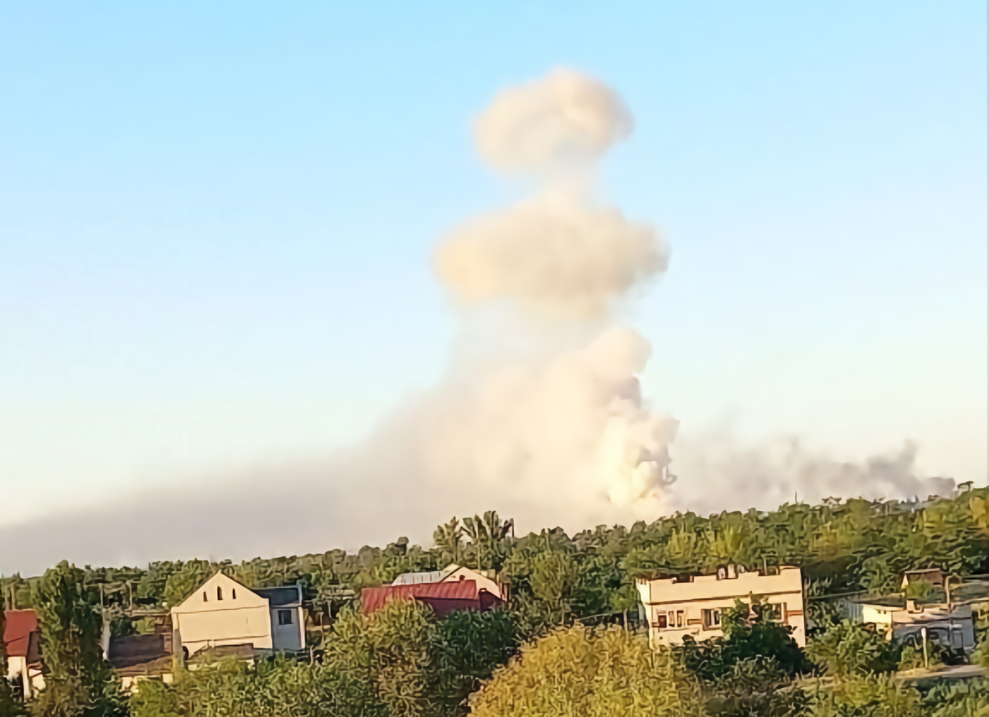 Operacja MLRS M270 lub HIMARS: skład amunicji eksplodował u najeźdźców w Nowej Kachowce
