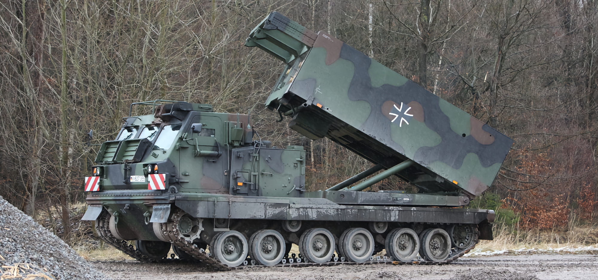 Niemcy przekazały Ukrainie Mars II MLRS i zamierzają wysłać systemy obrony powietrznej IRIS-T, a także trzy dodatkowe działa samobieżne PzH2000