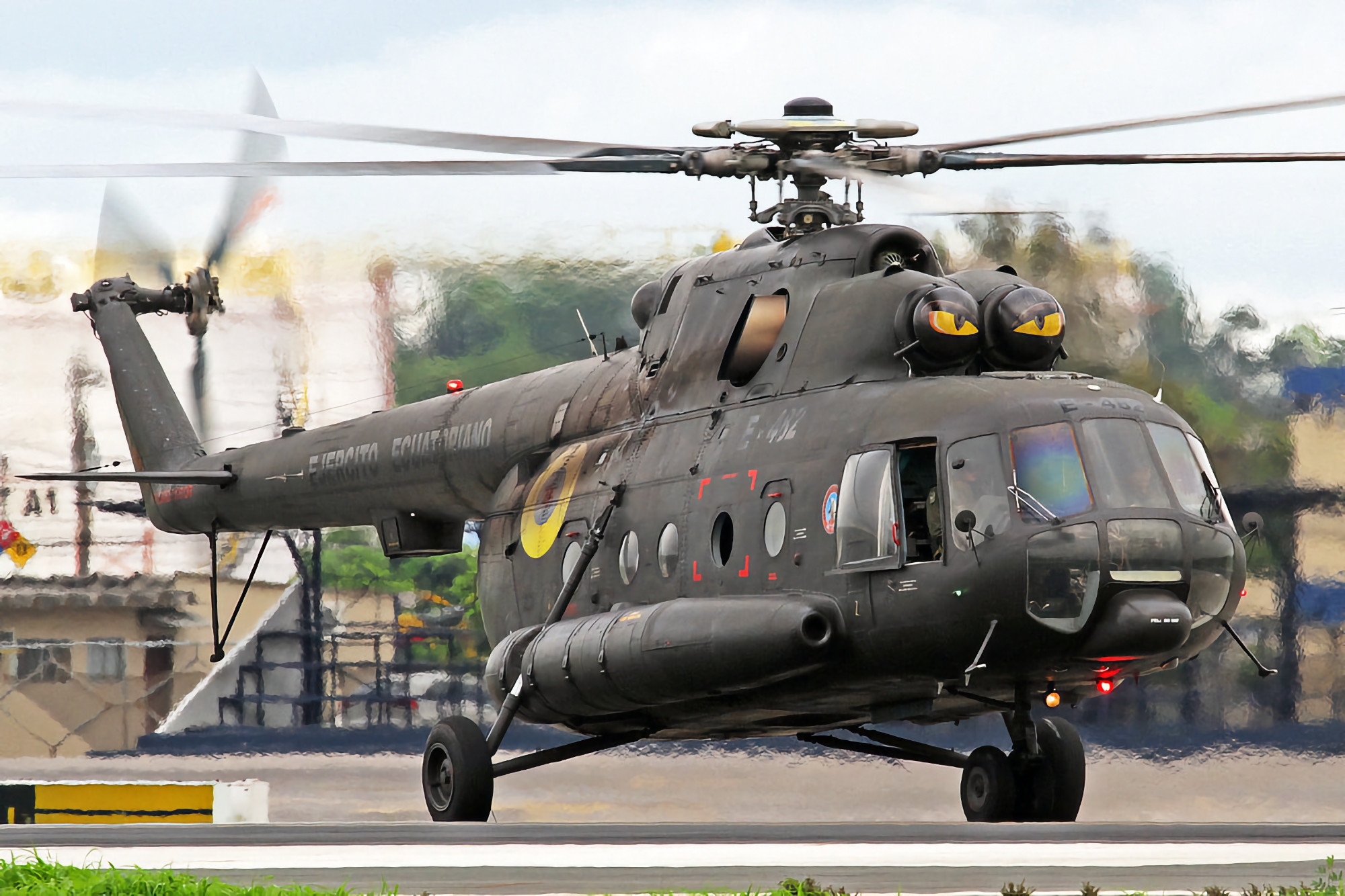 Źródło: Ekwador przekaże Ukrainie śmigłowce Mi-17, a w zamian otrzyma od USA helikoptery UH-60 Black Hawk.