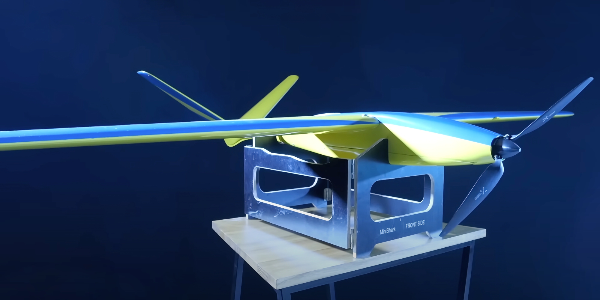 Ukrspecsystems prezentuje MiniShark: kompaktowy UAV zwiadowczy, który może latać do 35 km z prędkością 120 km/h