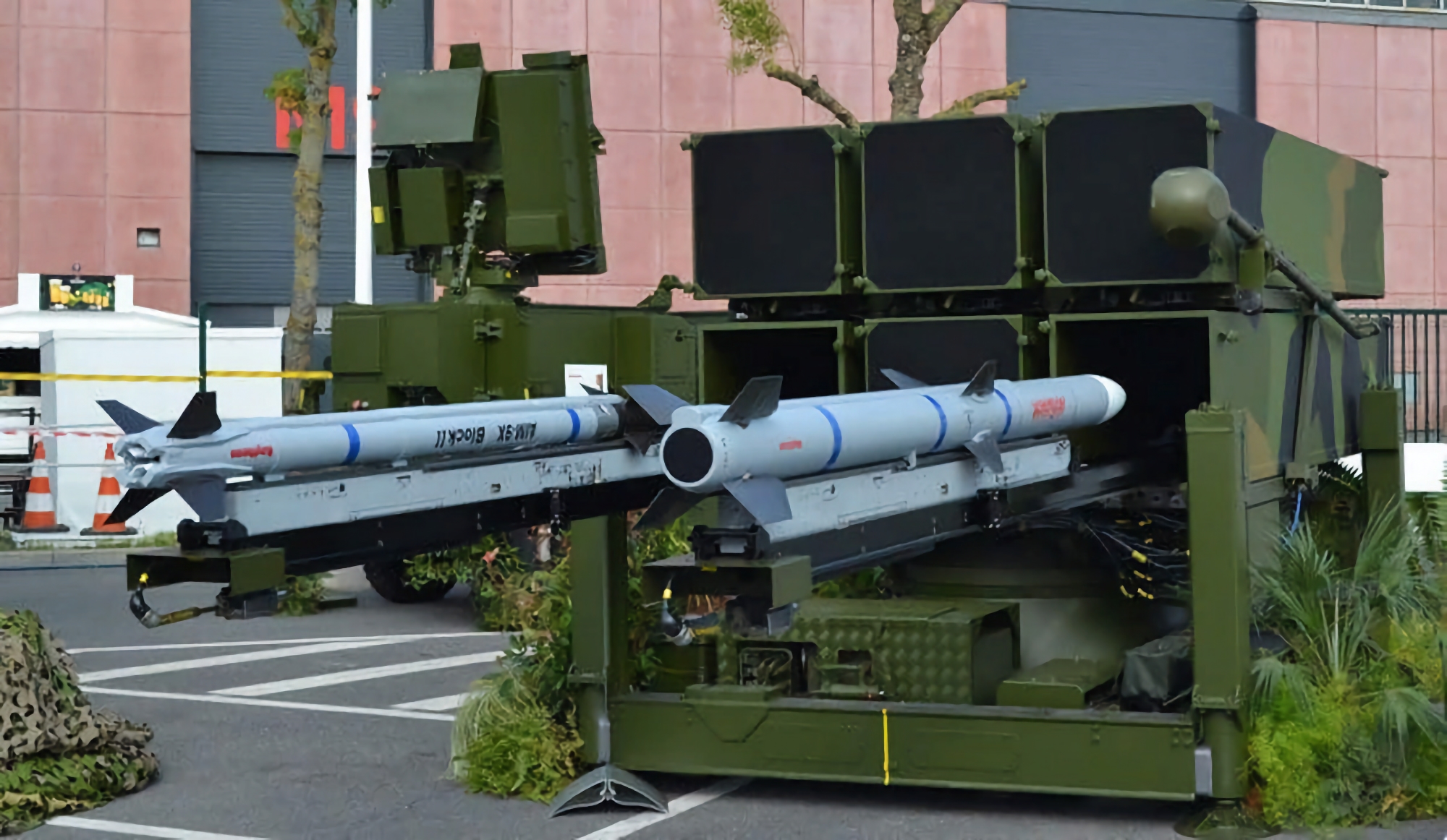 AFU ma w służbie NASAMS trzeciej generacji z pociskami AIM-9X Sidewinder, jest to najnowsza wersja systemu rakiet ziemia-powietrze.