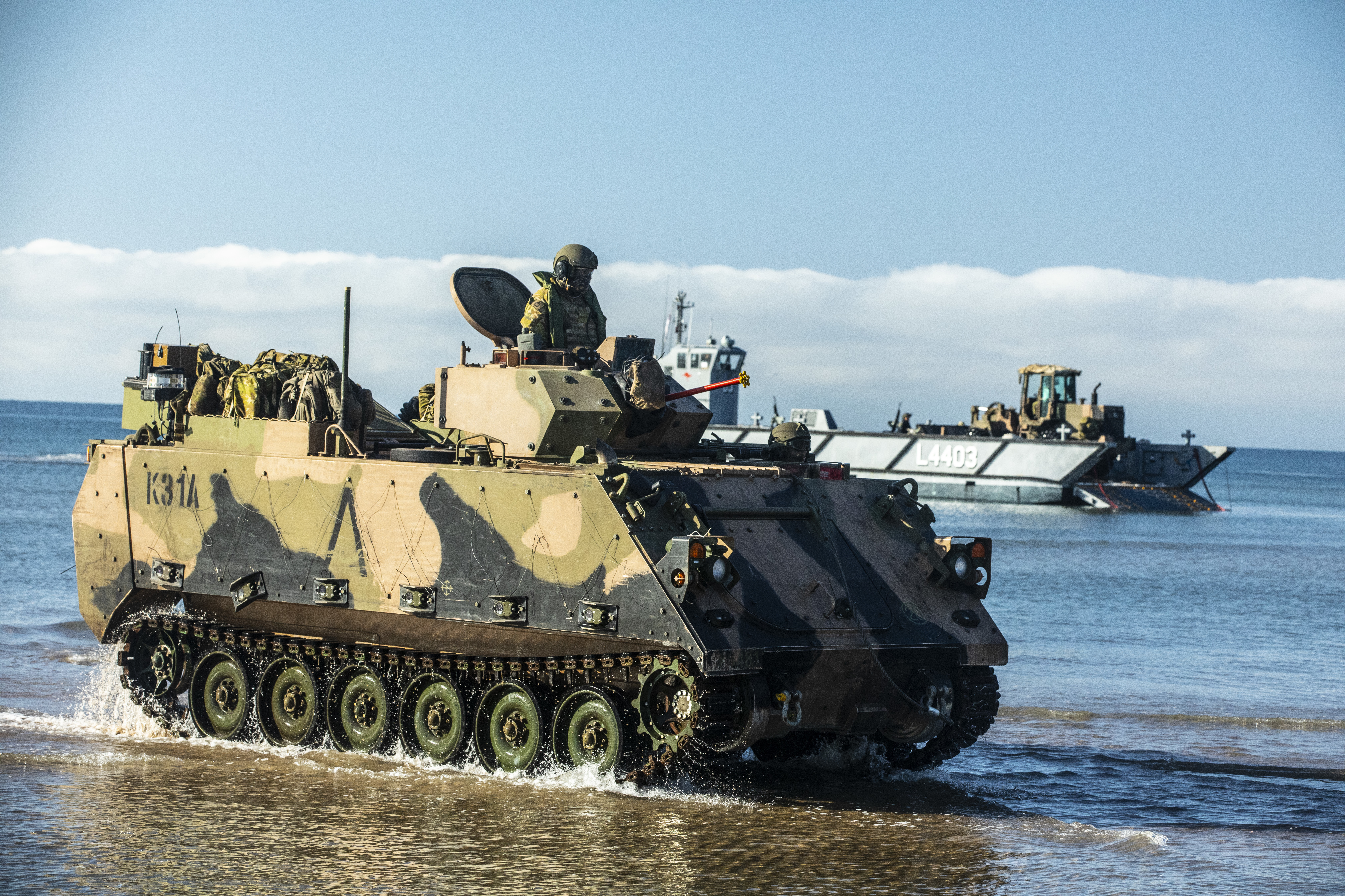 Transportery opancerzone M113, ciężarówki MAN 40M i pociski artyleryjskie 105 mm: Australia ogłasza nowy pakiet pomocy wojskowej dla Ukrainy w wysokości 74 000 000 dolarów
