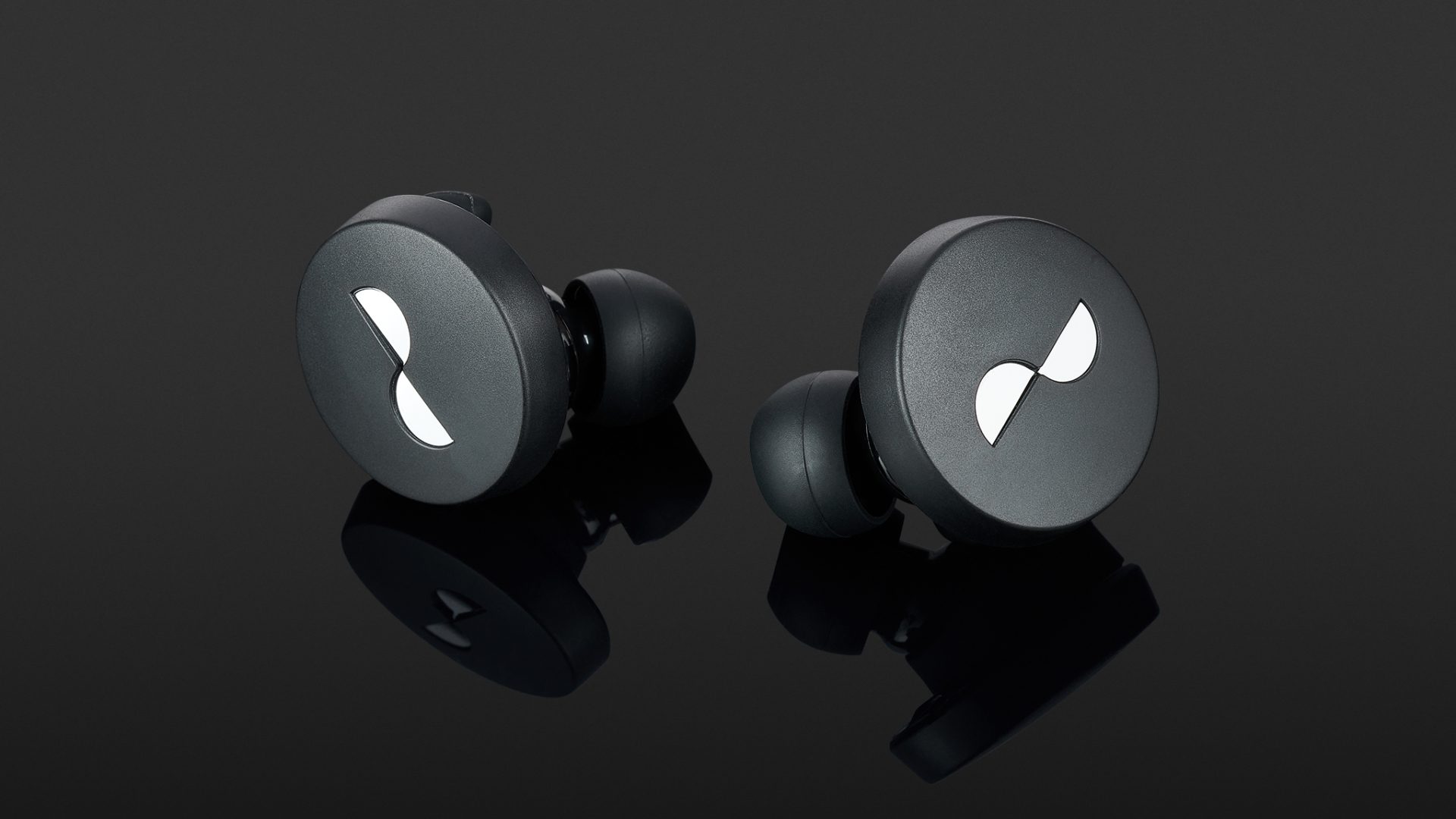 NuraTrue Pro to pierwsze bezprzewodowe słuchawki z funkcją strumieniowania aptX Lossless