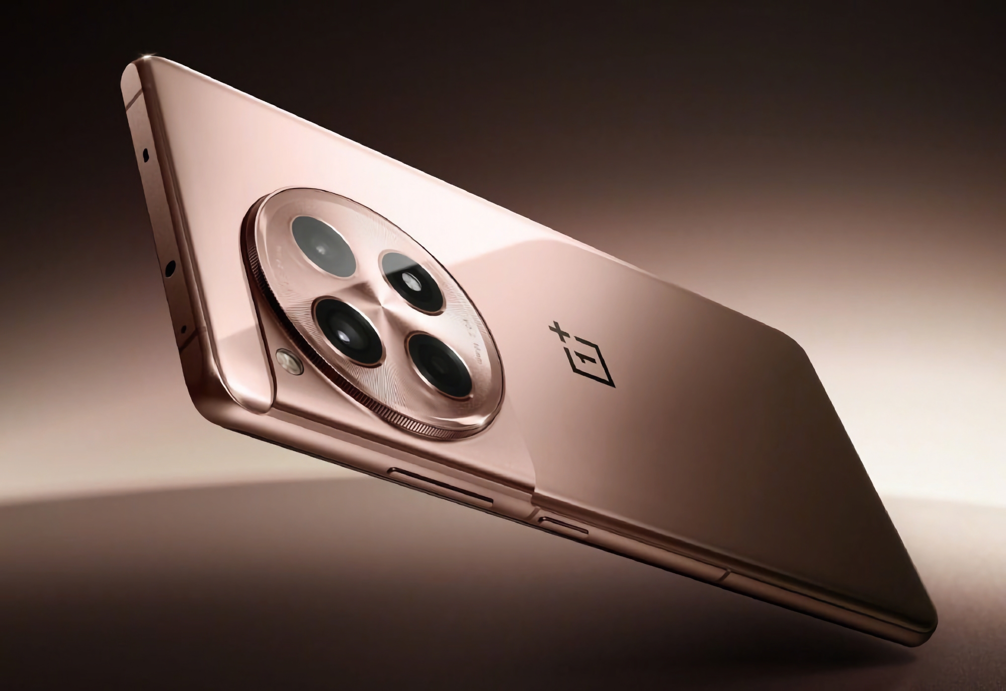 Nie czekając na prezentację: OnePlus ujawnił, jak będzie wyglądał OnePlus Ace 3 (aka OnePlus 12R) w kolorze Mingsha Gold