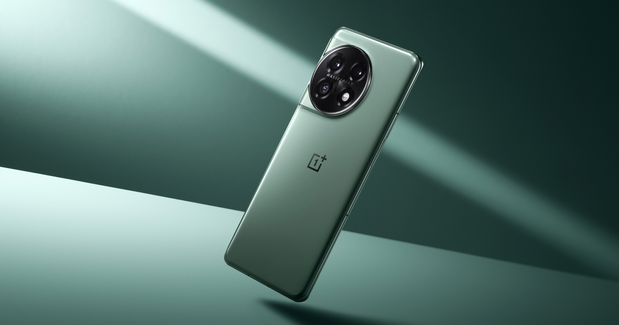 Wyświetlacz OLED 120 Hz, układ Snapdragon 8 Gen 3 i potrójny aparat: Insider ujawnia specyfikacje OnePlus 12