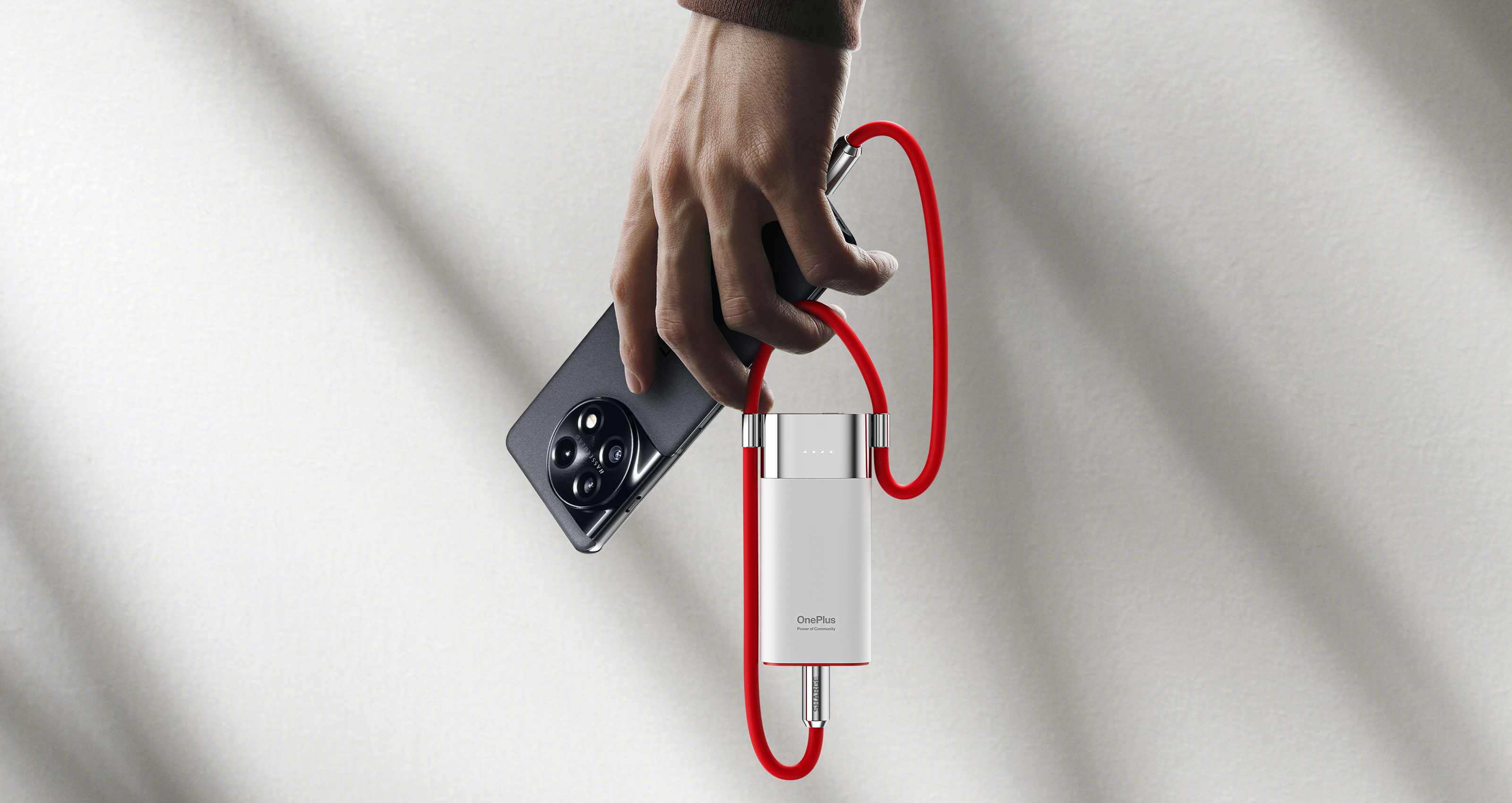 OnePlus Sharge Pouch: przenośny zasilacz 3 w 1, którego jeszcze nie kupisz