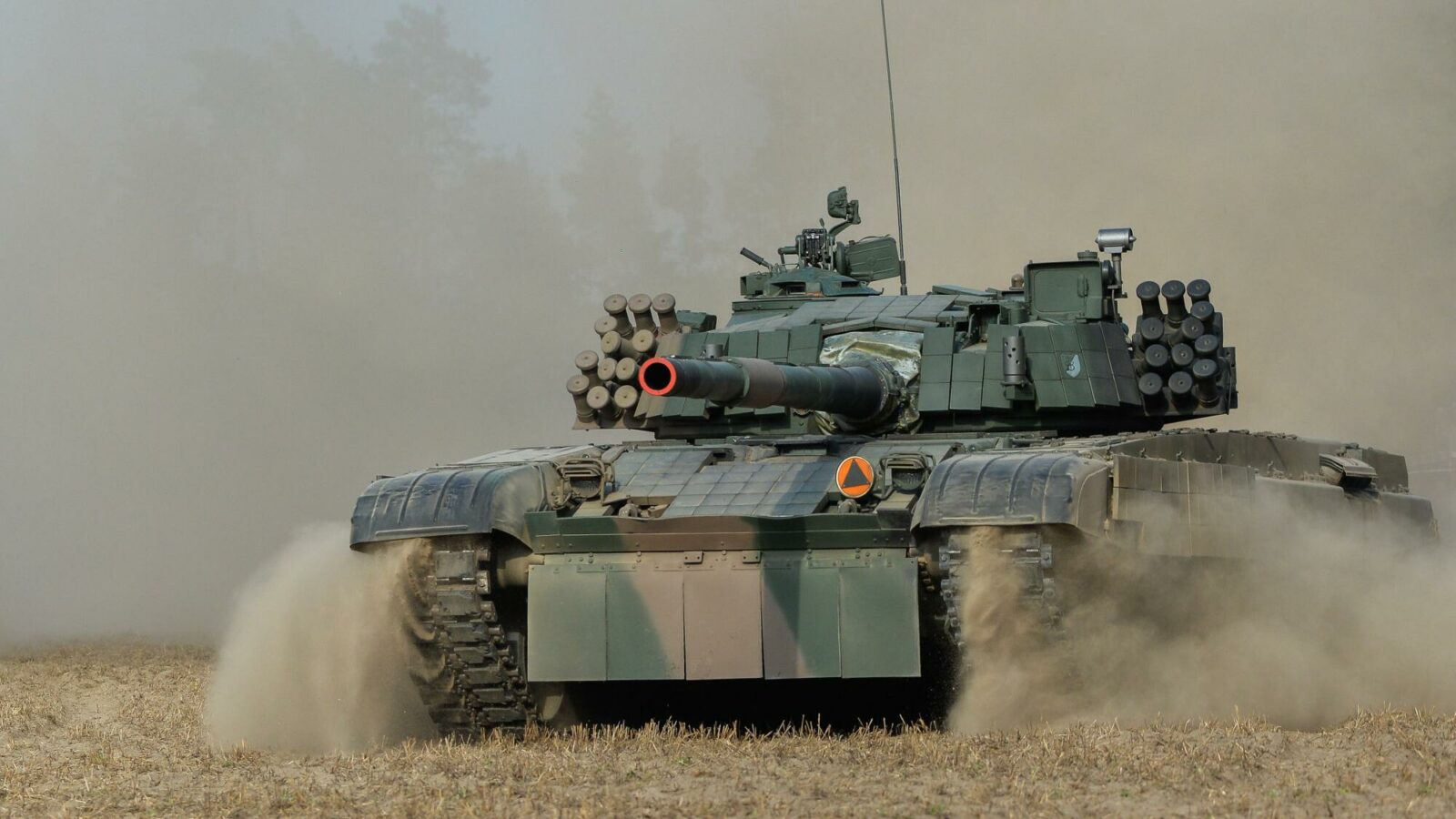 Po Leopardzie 2: Polska przygotowuje się do wysłania na Ukrainę 60 czołgów PT-91 Twardy