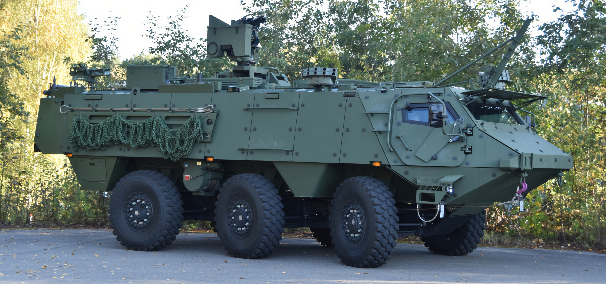 Finlandia kupuje transportery opancerzone Patria 6×6 ze zdalnie sterowanymi modułami bojowymi Protector