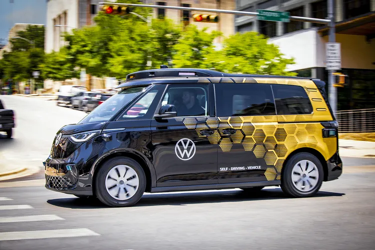 Volkswagen przetestuje autonomiczne samochody dostawcze ID Buzz na drogach publicznych w Austin w USA