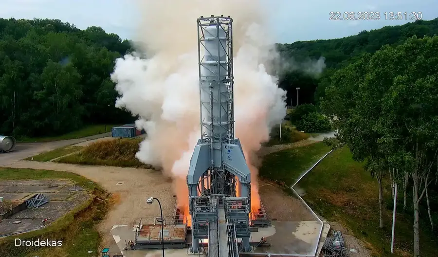 ArianeGroup przeprowadza pierwszy test odpalenia obiecującej europejskiej rakiety wielokrotnego użytku Prometheus