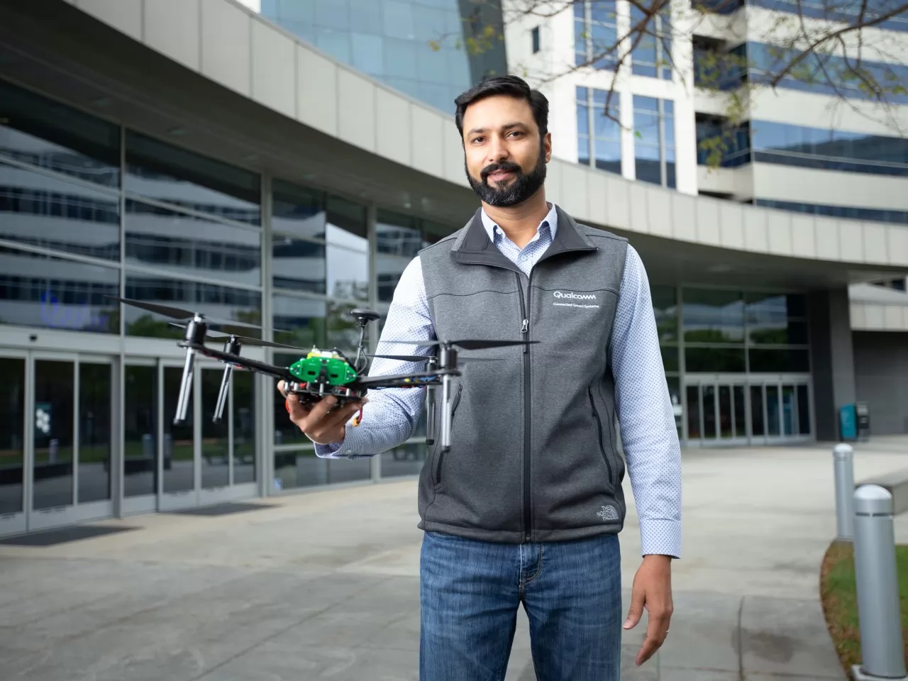 Qualcomm prezentuje Flight RB5 5G, pierwszą na świecie platformę dla dronów z obsługą 5G i AI