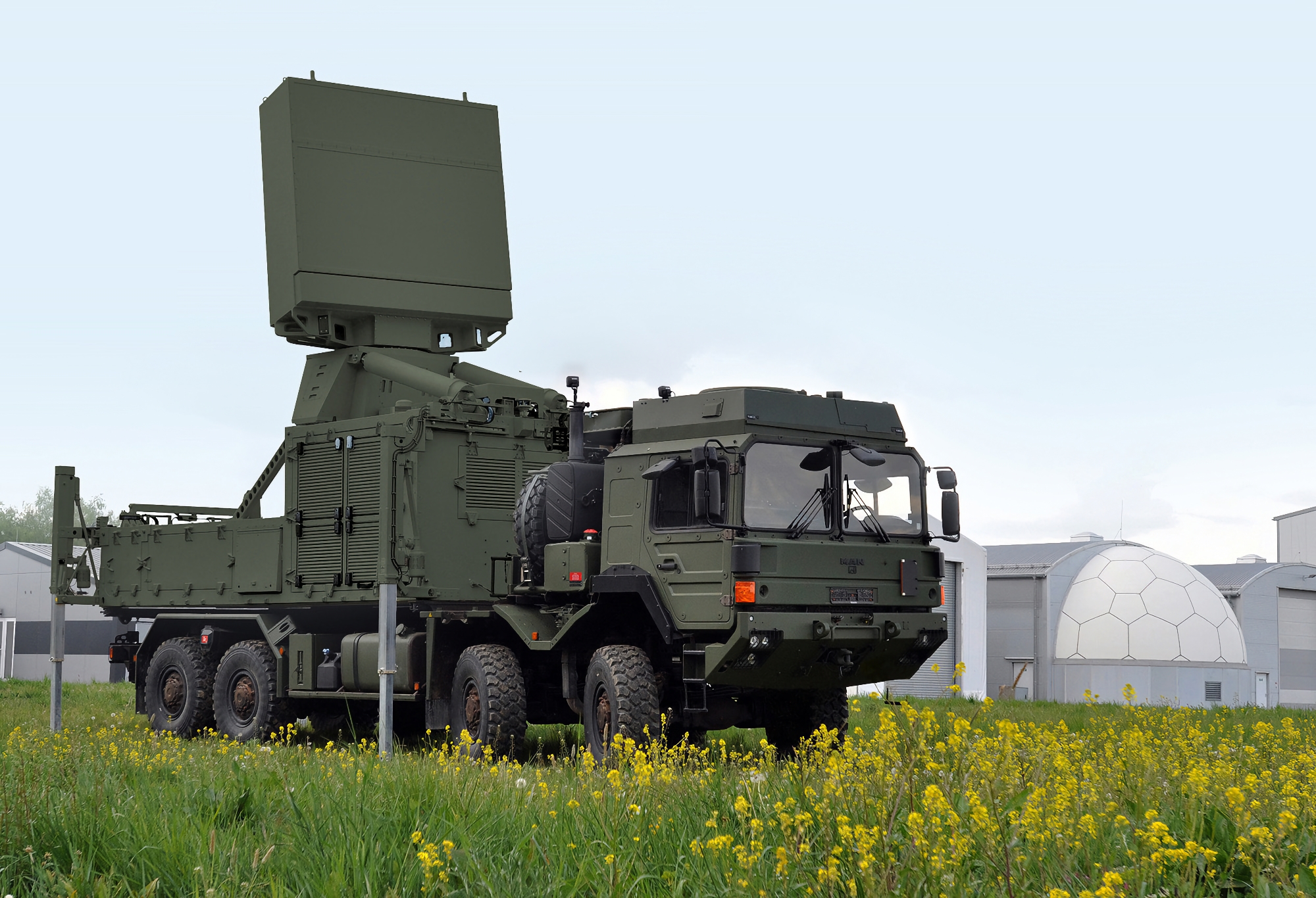 Radary, systemy obrony powietrznej, łodzie, drony zwiadowcze i nawodne: Wielka Brytania przekazuje Ukrainie pakiet uzbrojenia o wartości 217 euro 