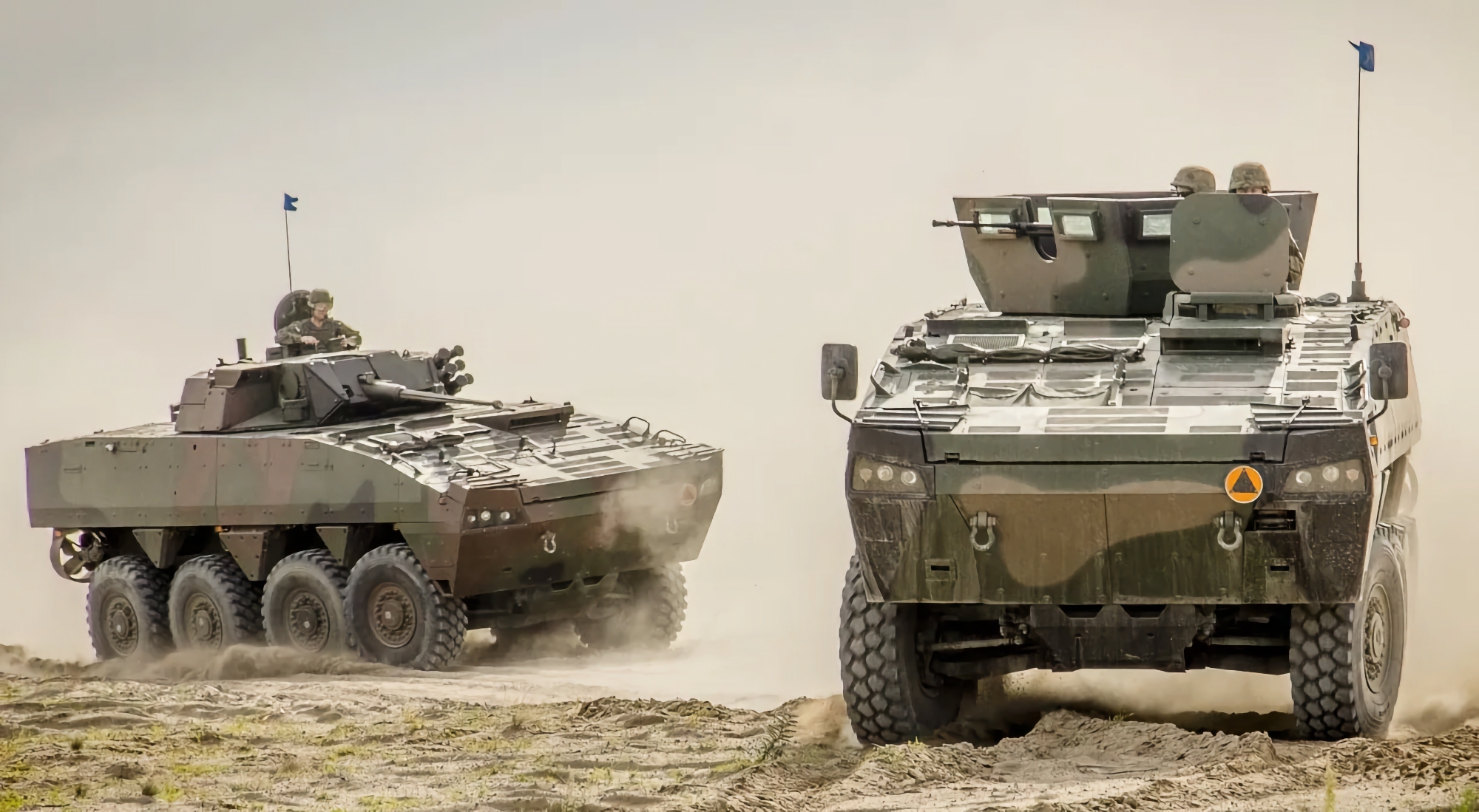 AFU używa już polskich transporterów opancerzonych Rosomak, wozy bojowe pojawiły się w filmie wraz z czołgami Stridsvagn 122 i CV9040 BMP