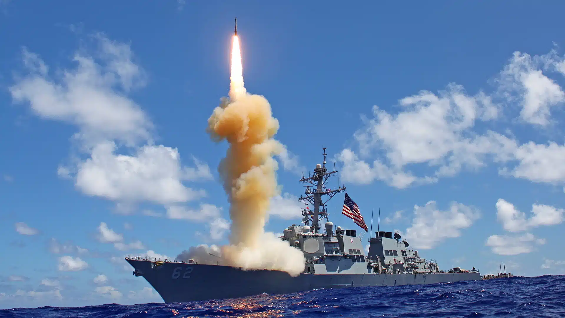 Departament Stanu USA zatwierdza sprzedaż SM-6 Block I za 650 mln USD do Republiki Korei - rakiety przechwytujące mogą zestrzeliwać pociski balistyczne w promieniu 240 km.