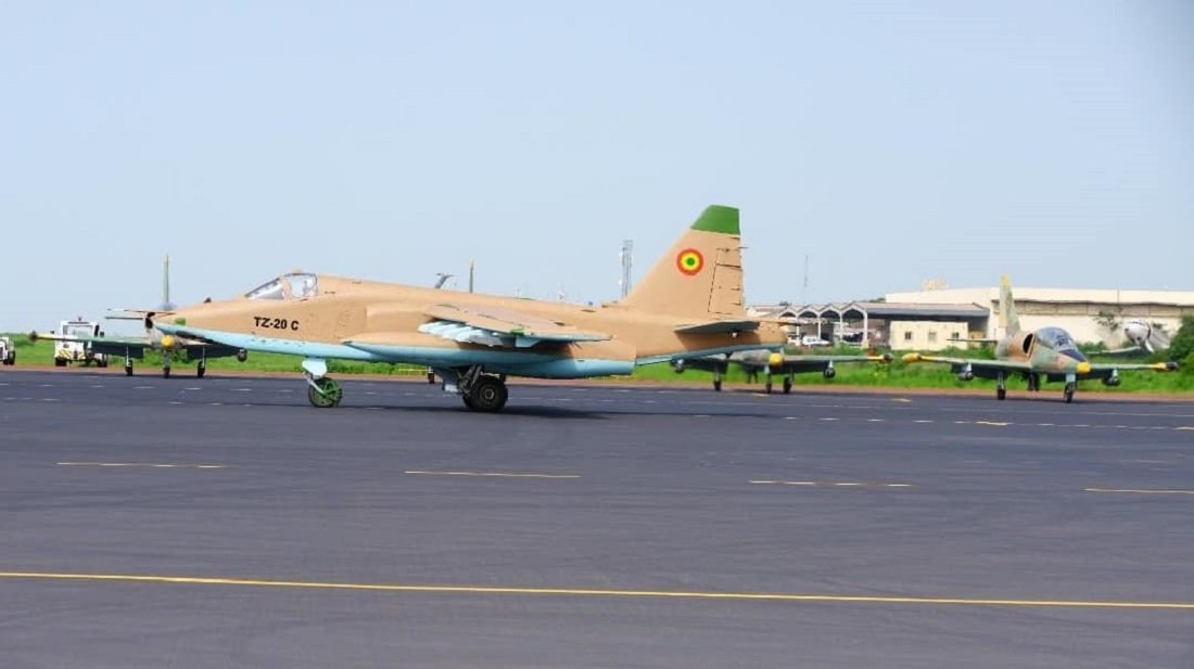 Od 2022 roku Mali otrzymało od Rosji dwa samoloty szturmowe Su-25, ale oba rozbiły się przed upływem dziewięciu miesięcy służby