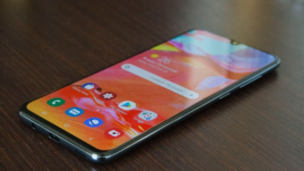 Nowe zdjęcia Samsunga Galaxy A70: smartfon otrzyma niezwykły kolor
