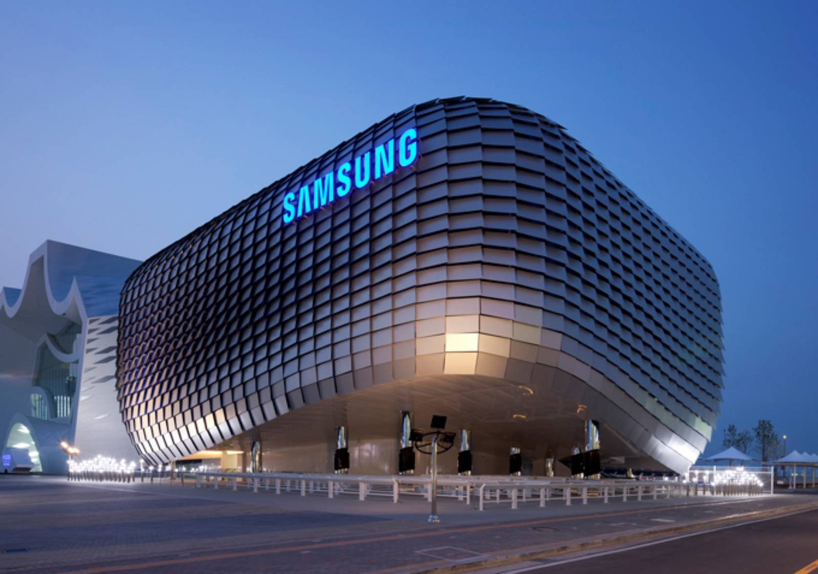Samsung przygotowuje ponad 50 nowych smartfonów na 2022 rok, ale stawia raczej na budżetowe modele niż flagowce