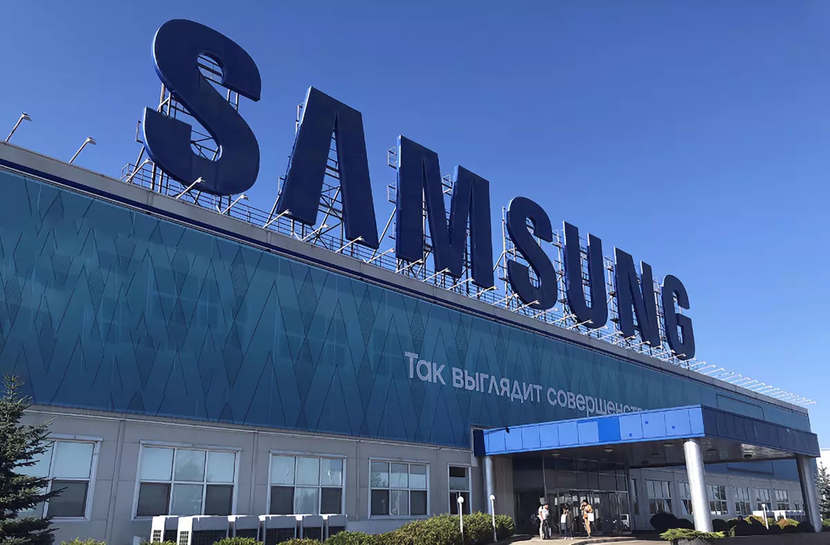 Rosyjska fabryka Samsunga omija sankcje dzięki „równoległemu importowi” z krajów EUG - media