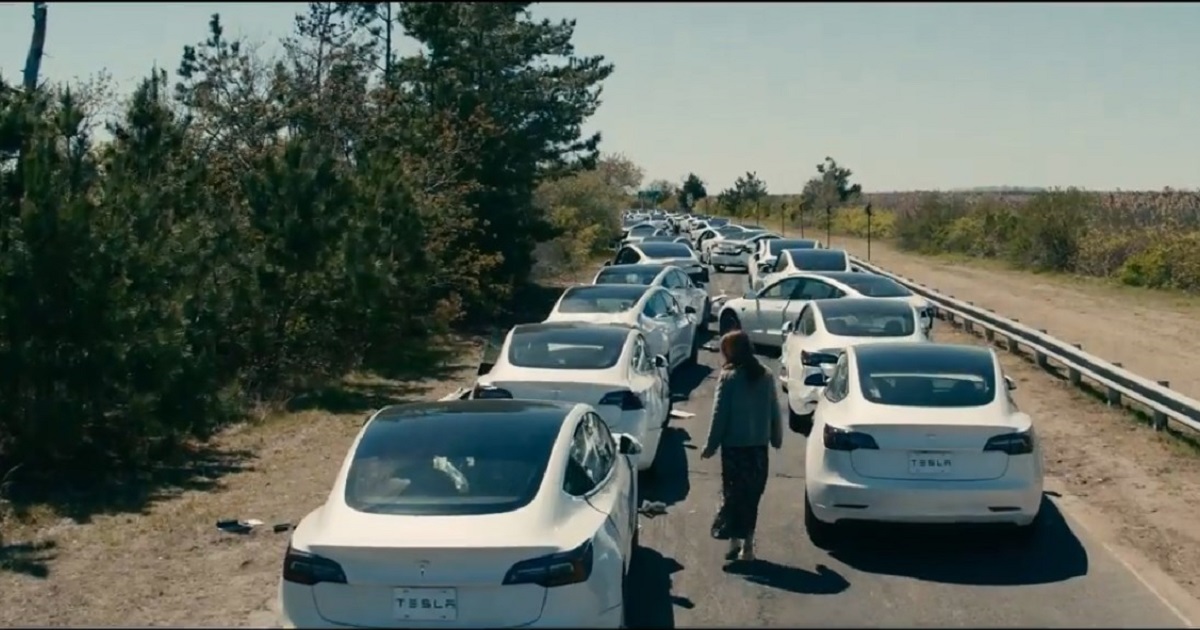 Reakcja Ilona Muska na scenę wypadku Tesli w filmie Netflixa Leave the World Behind