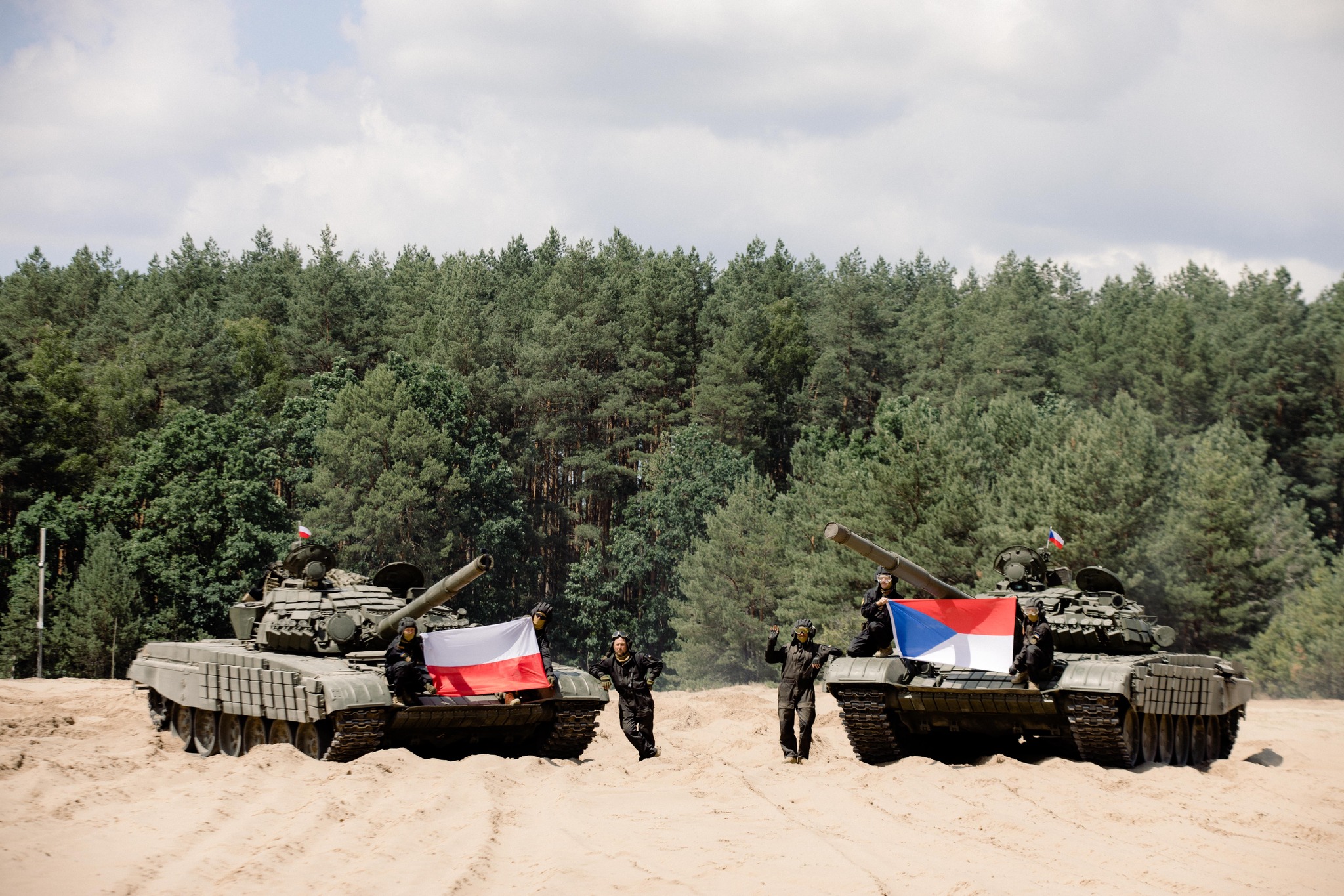 Siły Zbrojne Ukrainy używają na froncie czołgów T-72, które zostały nam przekazane przez Polskę i Czechy