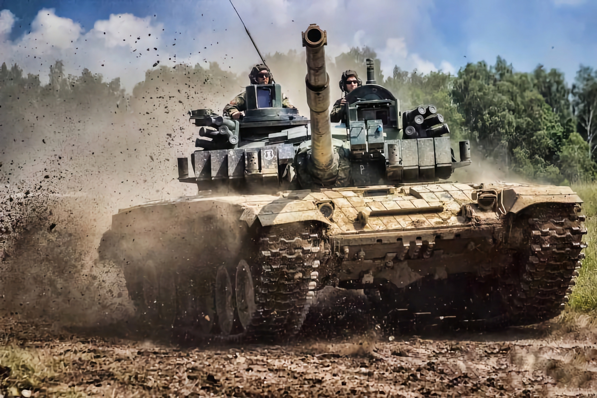 Najnowocześniejsza optyka, łączność i ulepszony pancerz: Pentagon ujawnia, jak USA i Holandia modernizują 90 czeskich czołgów T-72 dla Ukrainy