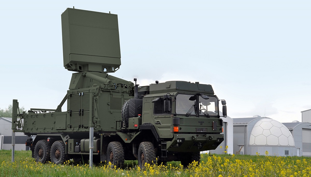 Hensoldt dostarczy Ukrainie zaawansowane radary TRML-4D dla systemu rakiet ziemia-powietrze IRIS-T SLM, które mogą jednocześnie śledzić 1500 celów powietrznych w zasięgu do 250 km.