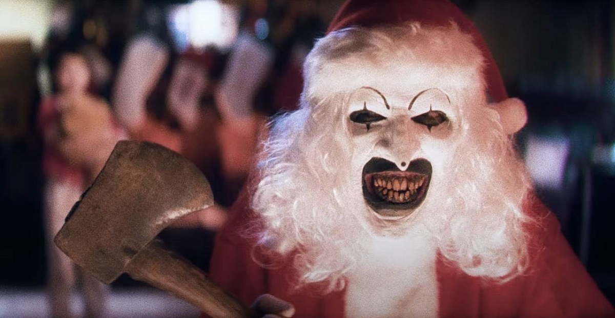 Święty Mikołaj z siekierą: ukazał się pierwszy zwiastun "Terrifier 3", w którym klaun Art tworzy przerażającą i krwawą świąteczną atmosferę.