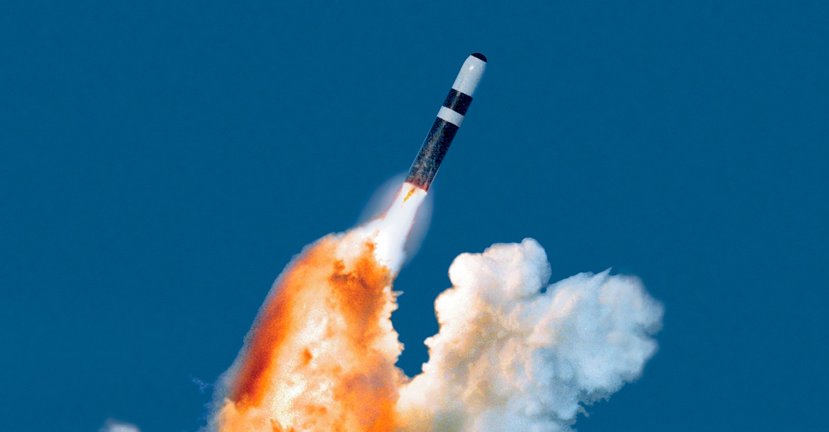 Wielka Brytania inwestuje ponad 1 mld USD w przedłużenie żywotności międzykontynentalnych pocisków balistycznych Trident II o napędzie jądrowym i zasięgu ponad 12 000 km.
