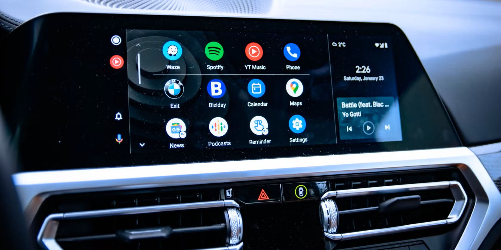 Android Auto: rewolucja w interfejsie nowoczesnych samochodów