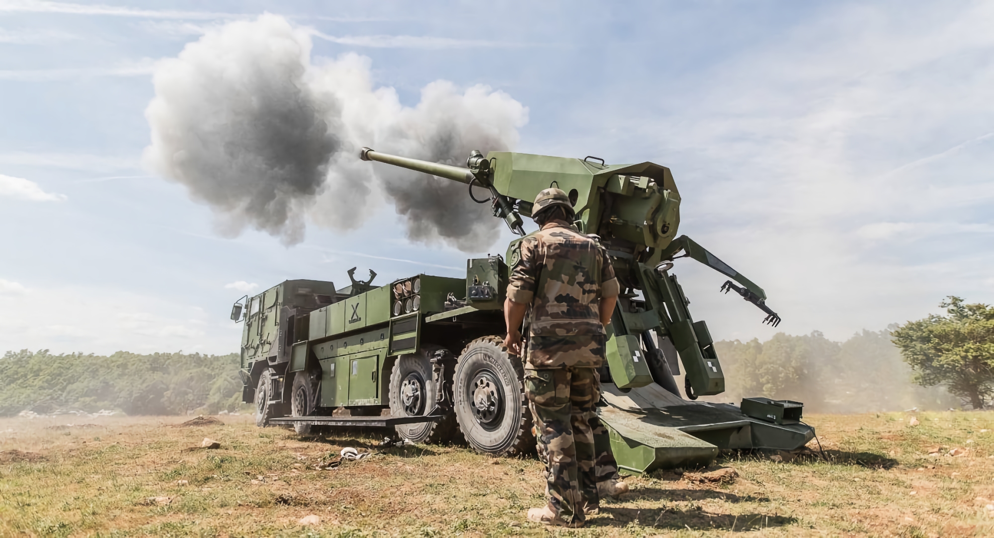 Francuskie samobieżne instalacje artyleryjskie CAESAR będą mogły strzelać do 70 km