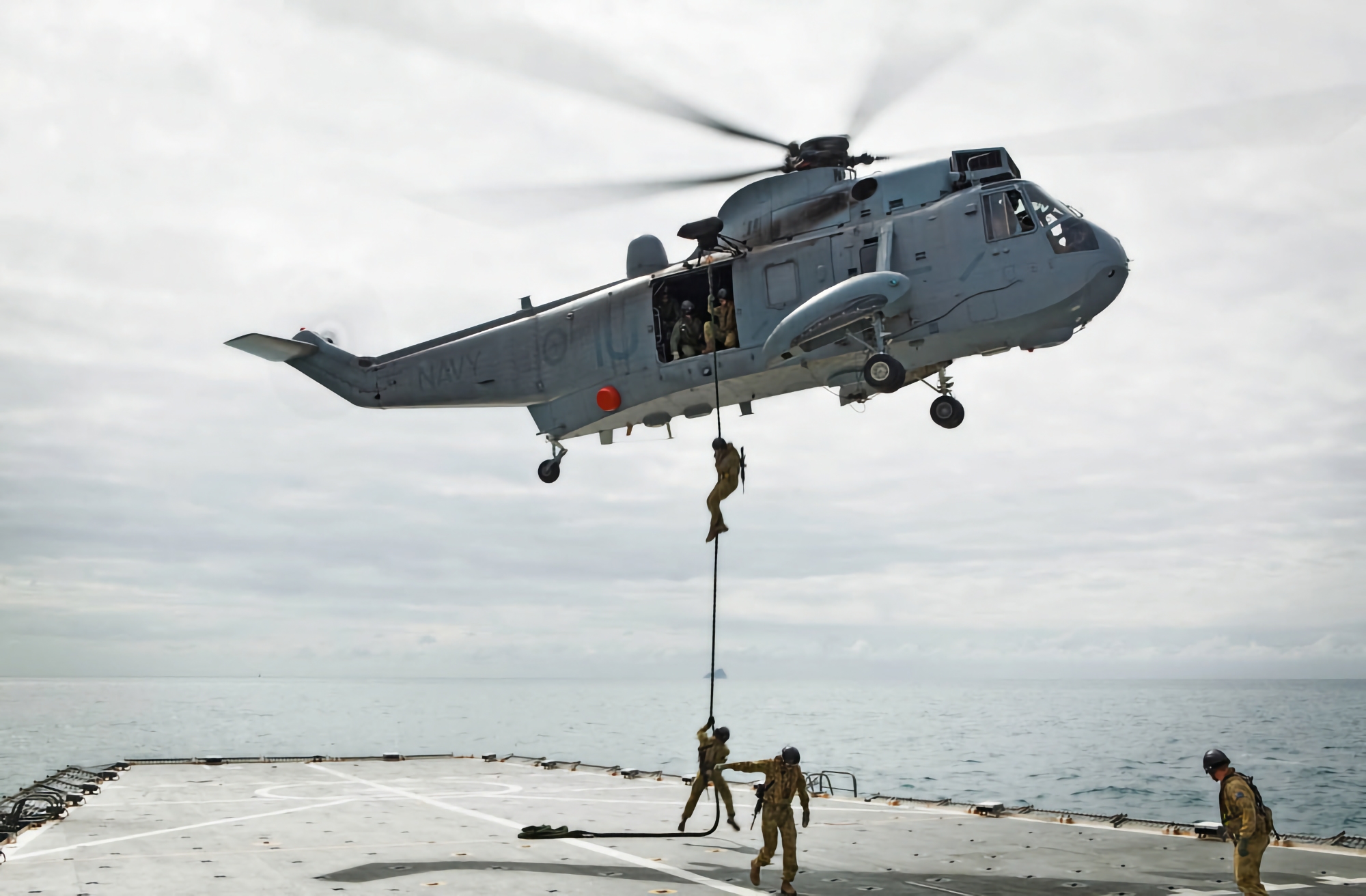 Wielka Brytania przekazuje Ukrainie trzy helikoptery Sikorsky S-61 Sea King, które będą wykorzystywane w misjach poszukiwawczo-ratowniczych