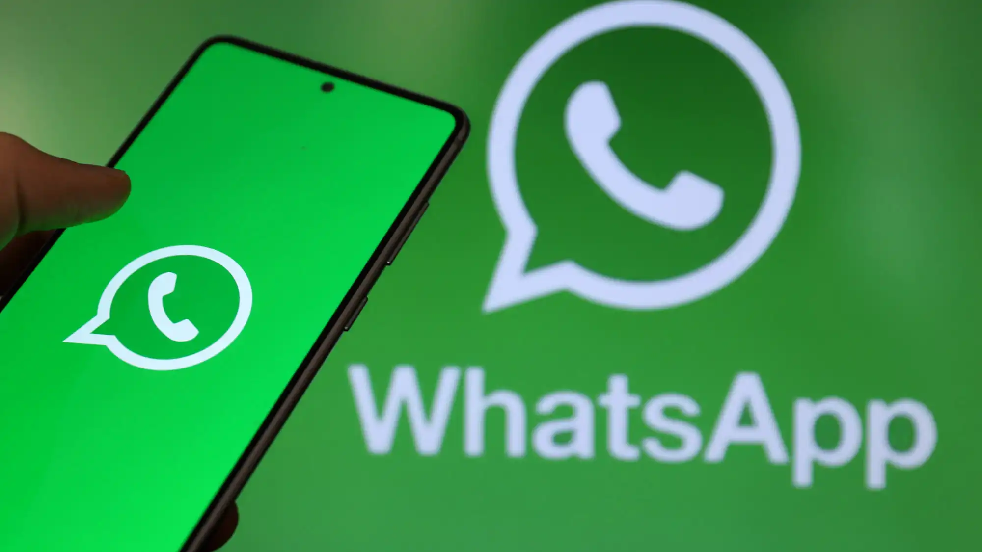 Ewolucja designu: jak logo WhatsApp zmieniało się na przestrzeni czasu