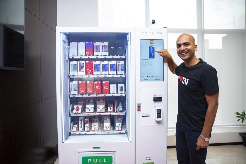 Xiaomi zaprezentowała Mi Express Kiosk:  automat ze smartfony i akcesoria