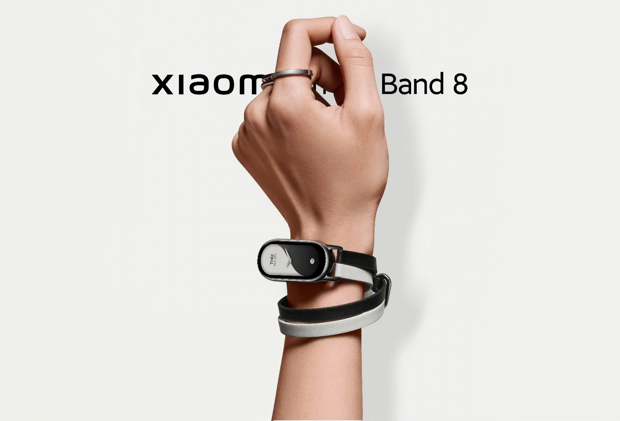 Nie tylko na ramieniu: Xiaomi pokazuje, jak można nosić Xiaomi Smart Band 8