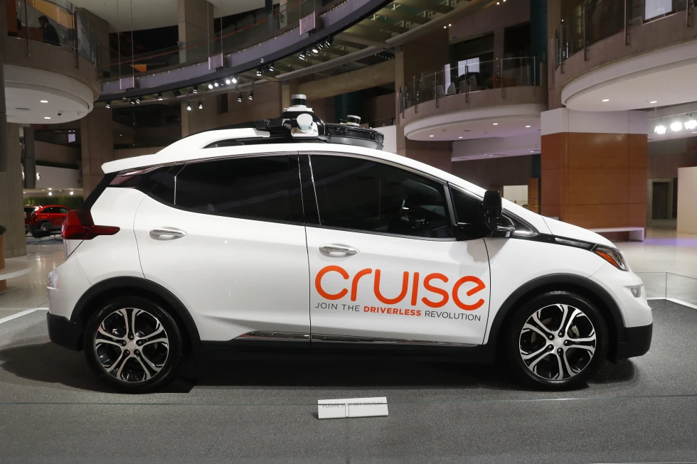 Cruise zmniejszy swoją flotę samochodów-robotów o połowę po dwóch wypadkach w San Francisco