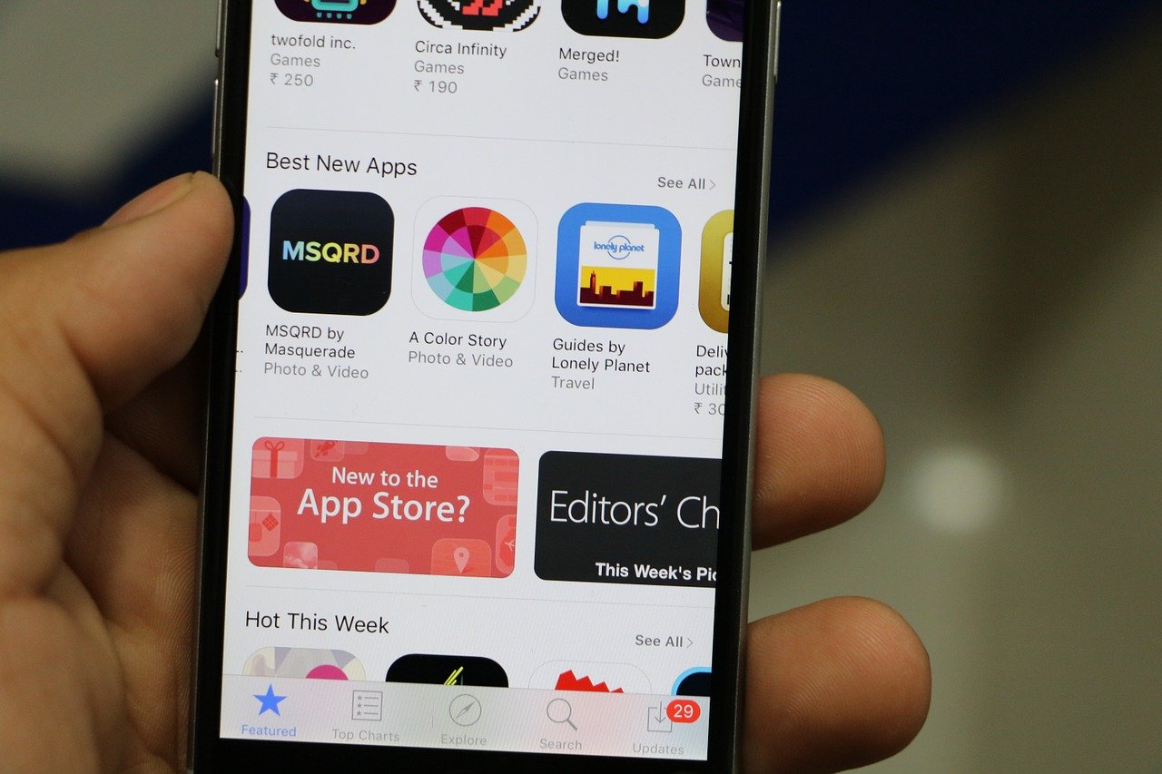 Apple uruchamia App Store Events - karty z informacjami o konkursach dla graczy, premierach nowych filmów i transmisjach na żywo